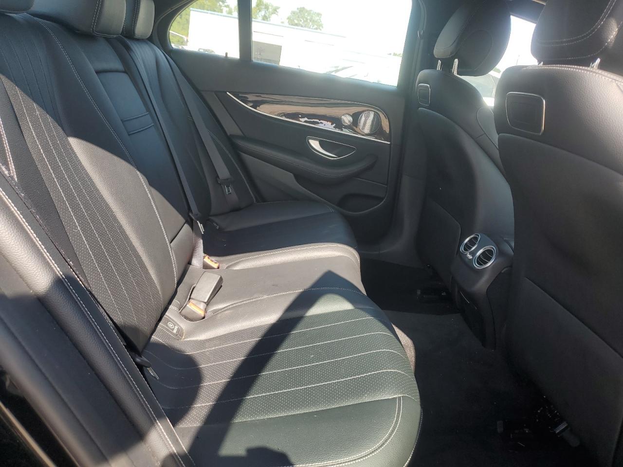 2019 Mercedes-Benz E 300 VIN: WDDZF4JB0KA509800 Lot: 69292655