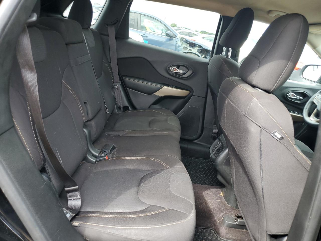 2017 Jeep Cherokee Latitude VIN: 1C4PJMCS1HW595224 Lot: 69084425