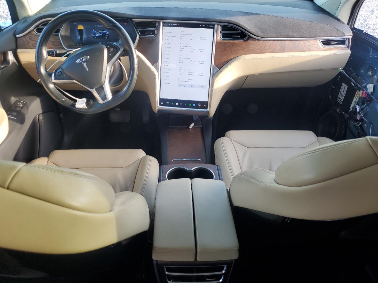 2017 Tesla Model X VIN: 5YJXCBE28HF039296 Lot: 70351135