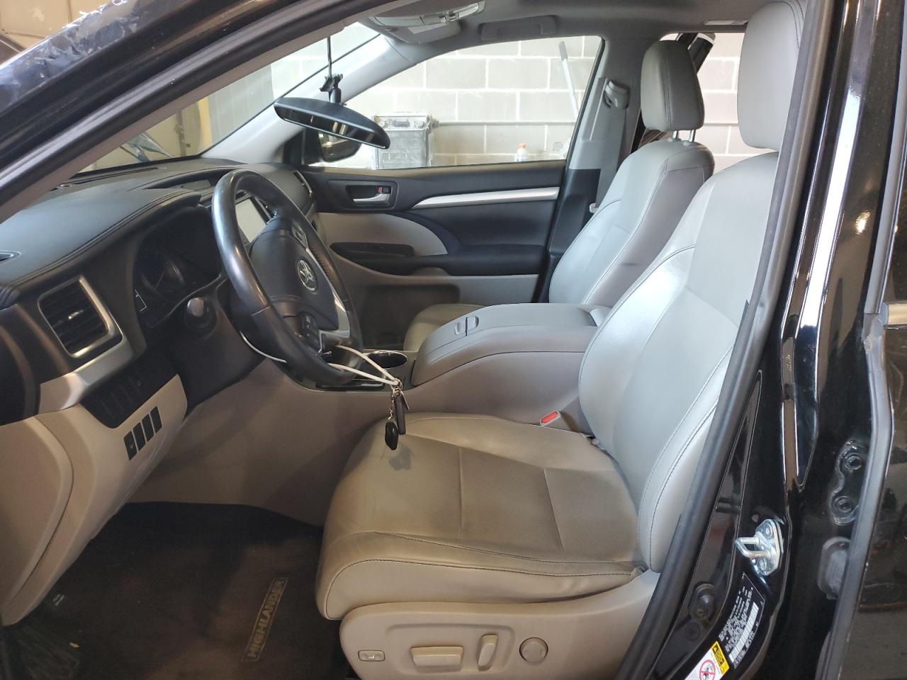 2015 Toyota Highlander Xle VIN: 5TDJKRFH2FS110666 Lot: 68421165