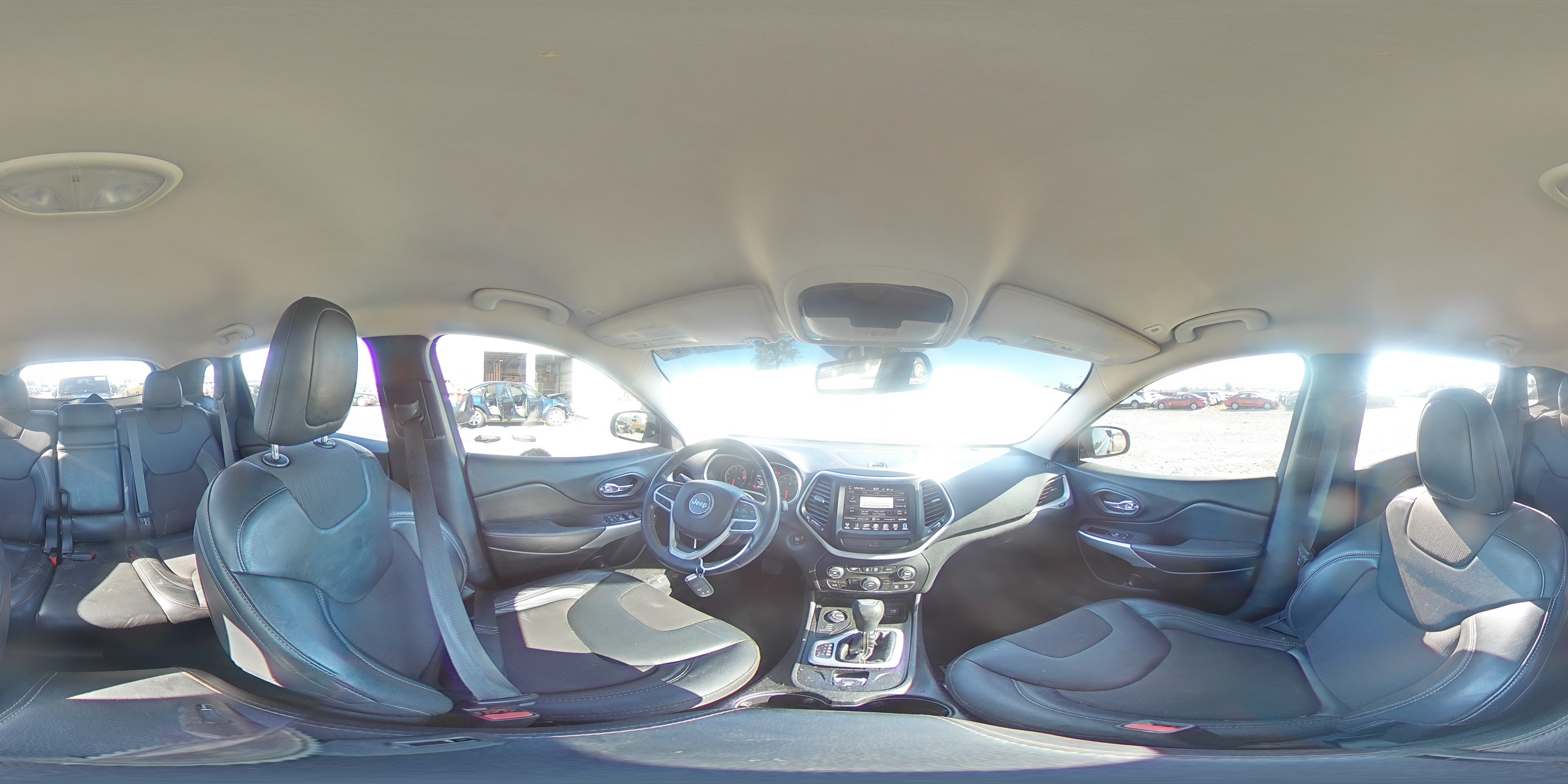 2018 Jeep Cherokee Latitude Plus VIN: 1C4PJMLX5JD562370 Lot: 70636185