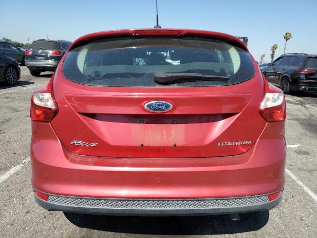  FORD FOCUS 2012 Czerwony