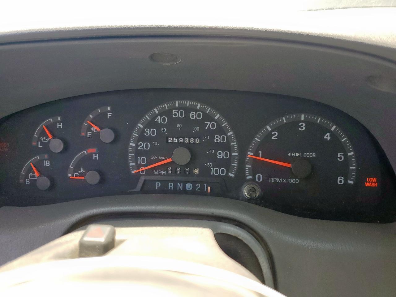 1997 Ford Expedition VIN: 1FMEU1766VLB25368 Lot: 67857485