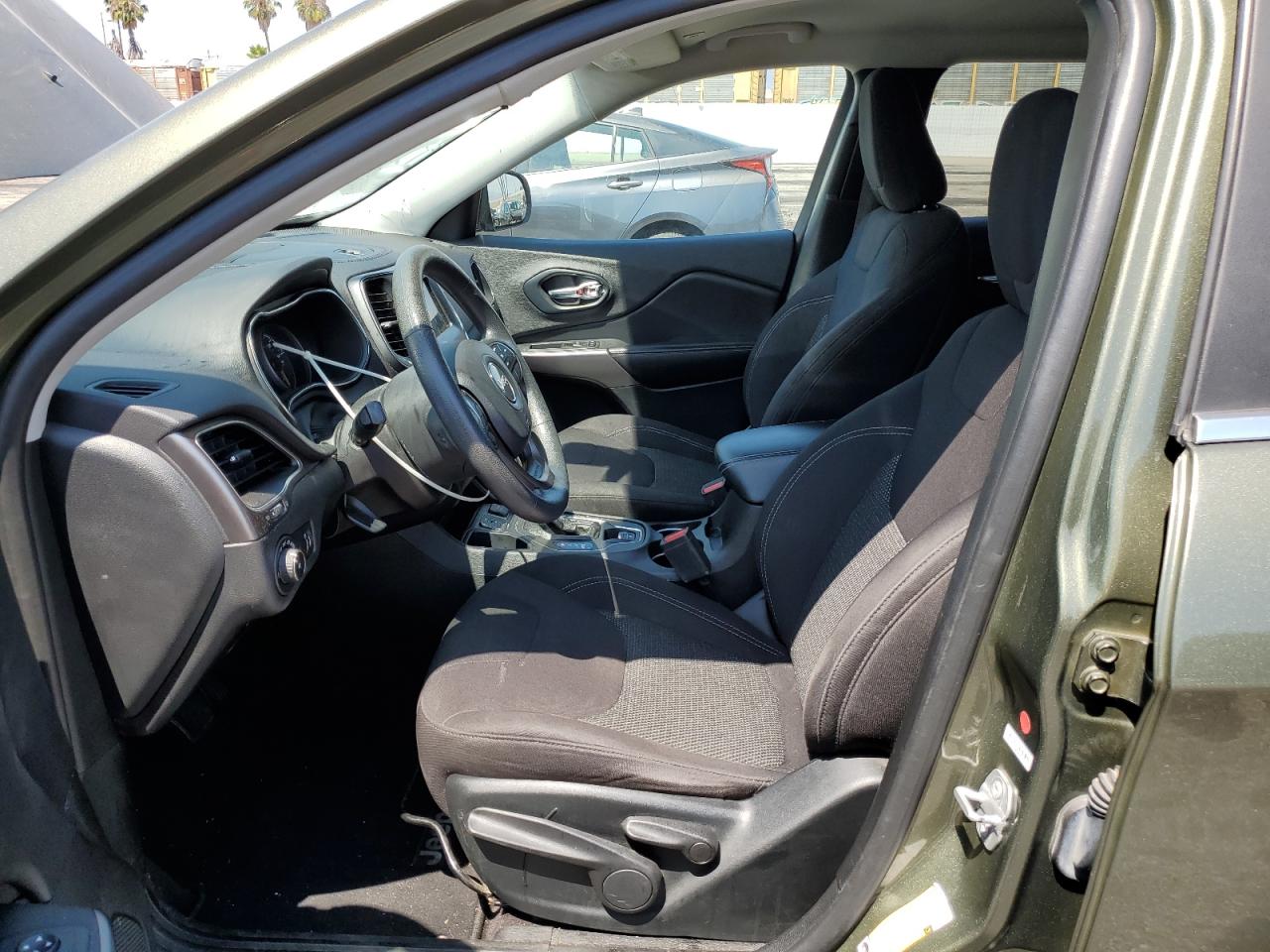 2019 Jeep Cherokee Latitude VIN: 1C4PJLCB3KD129288 Lot: 70873265