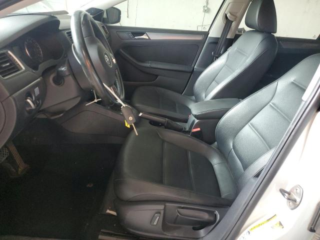 Sedans VOLKSWAGEN JETTA 2014 White