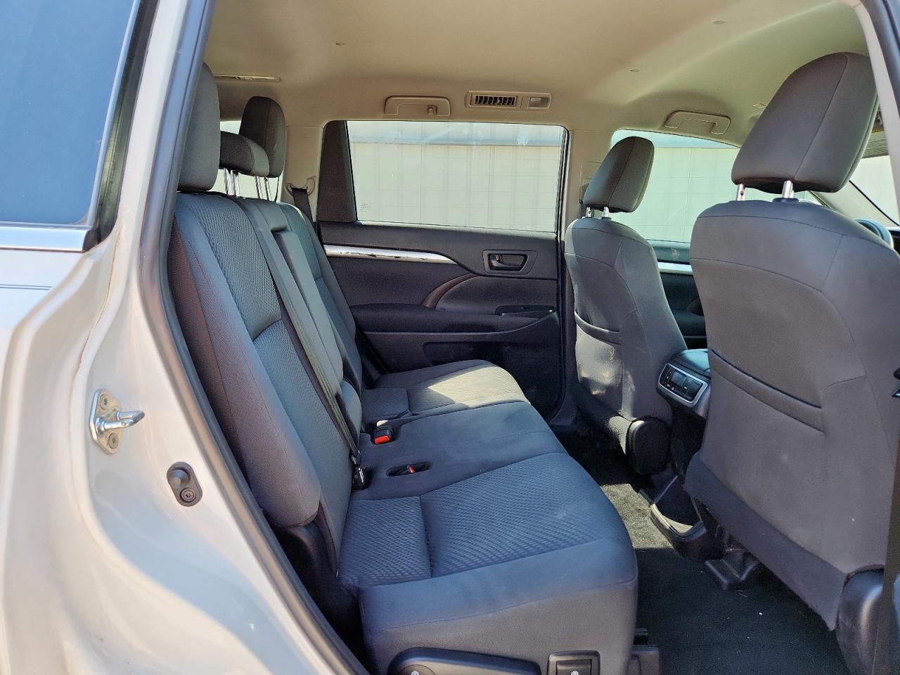 2019 Toyota Highlander Le VIN: 5TDZARFH7KS053994 Lot: 69196865