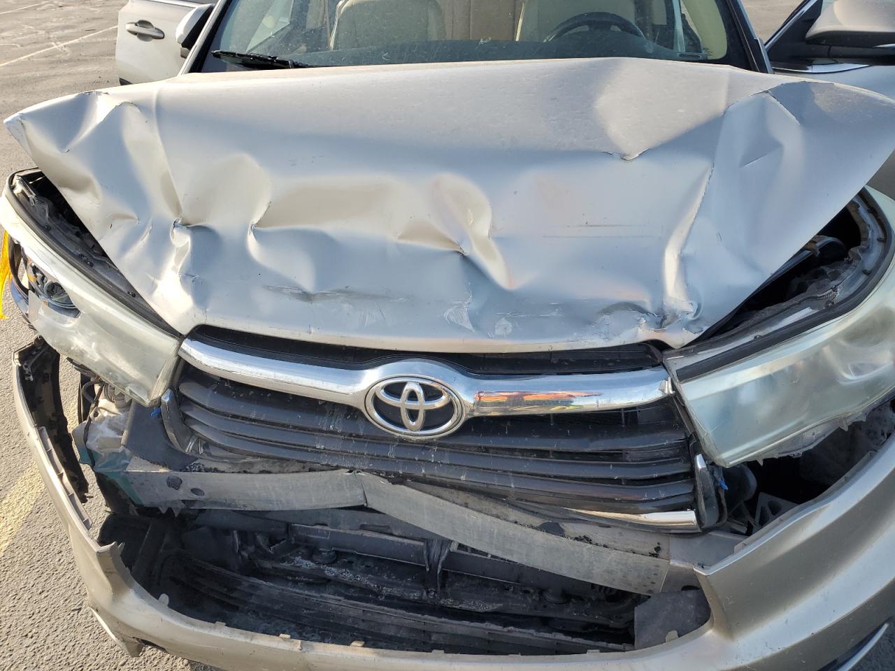 2016 Toyota Highlander Le VIN: 5TDBKRFH7GS324557 Lot: 67136585