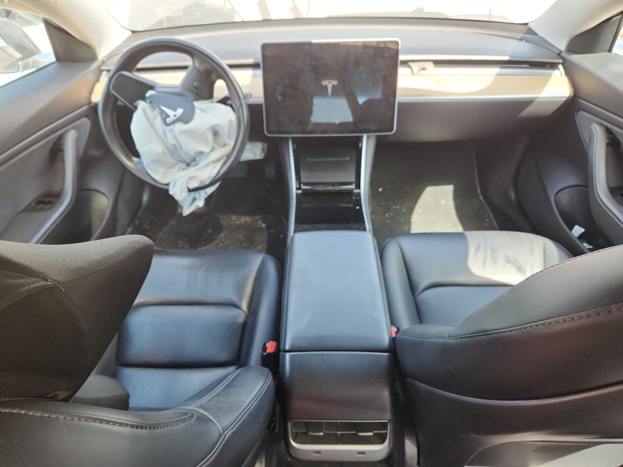 2018 Tesla Model 3 VIN: 5YJ3E1EB2JF185315 Lot: 70336185