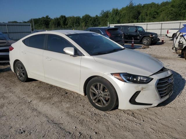  HYUNDAI ELANTRA 2018 Белы