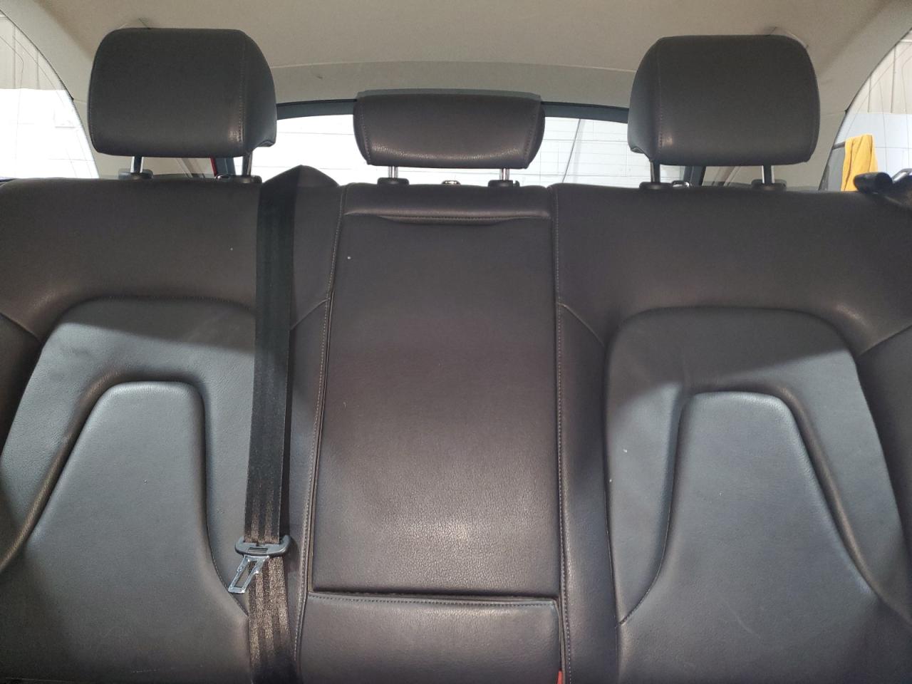 2011 Audi A4 Premium VIN: WAUSFAFL5BA015599 Lot: 70640055