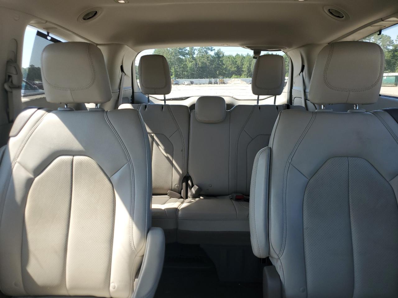 2020 Chrysler Pacifica Touring L VIN: 2C4RC1BG2LR112856 Lot: 68702405