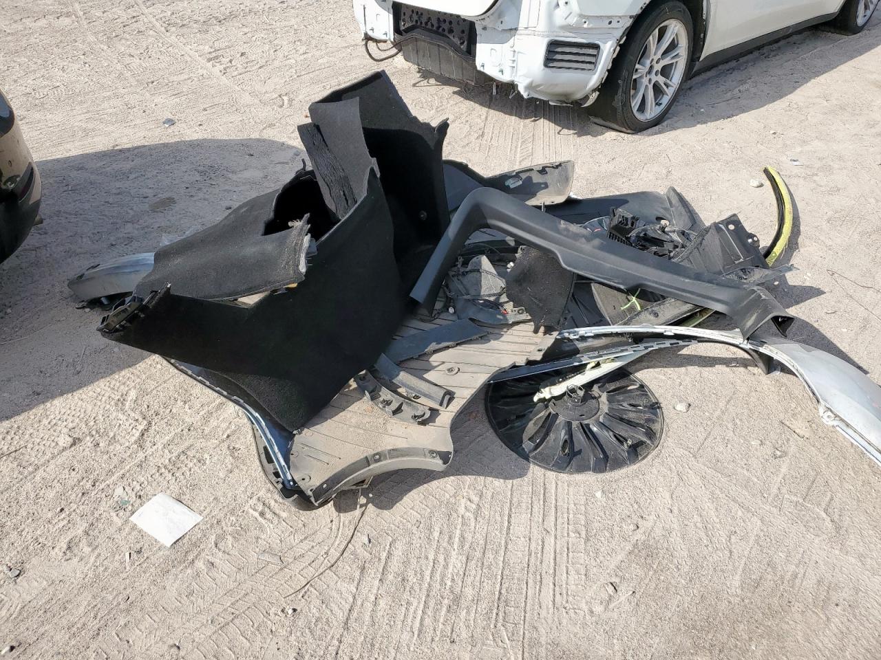 2022 Tesla Model Y VIN: 7SAYGDEE1NA013245 Lot: 70773725