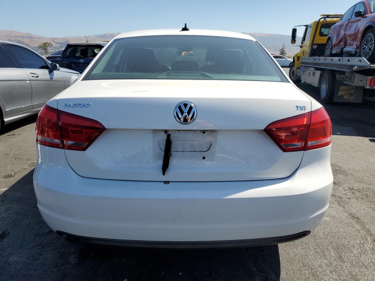 2014 Volkswagen Passat S VIN: 1VWAT7A3XEC035855 Lot: 70700215