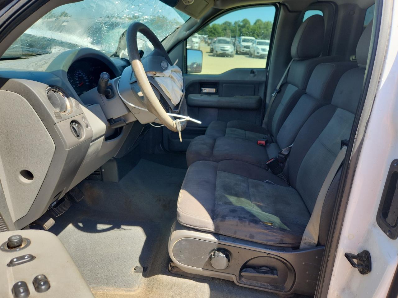 2005 Ford F150 VIN: 1FTRF02W85KC57359 Lot: 70997195