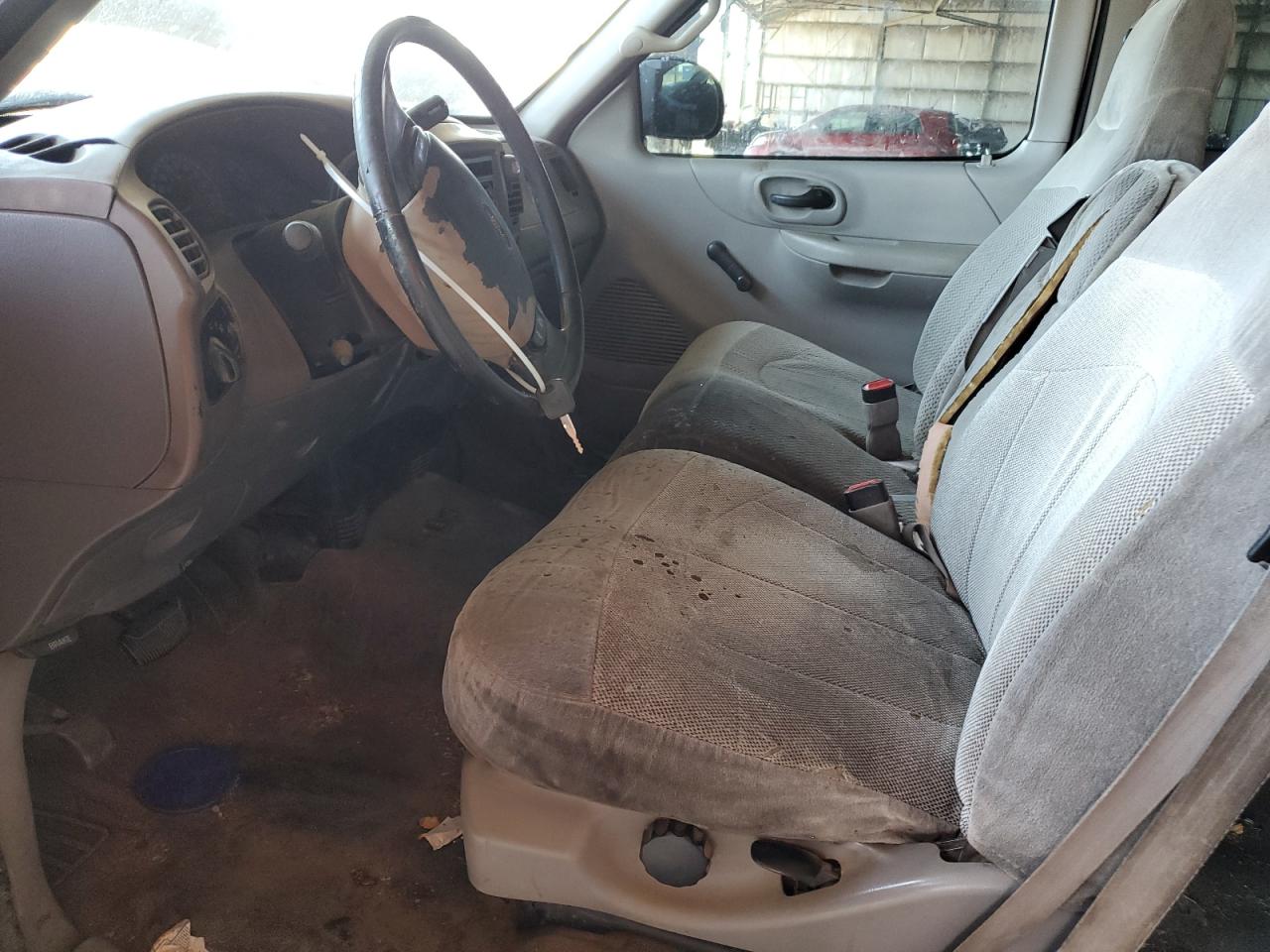 2000 Ford F150 VIN: 1FTRX17W0YKA76241 Lot: 68135235