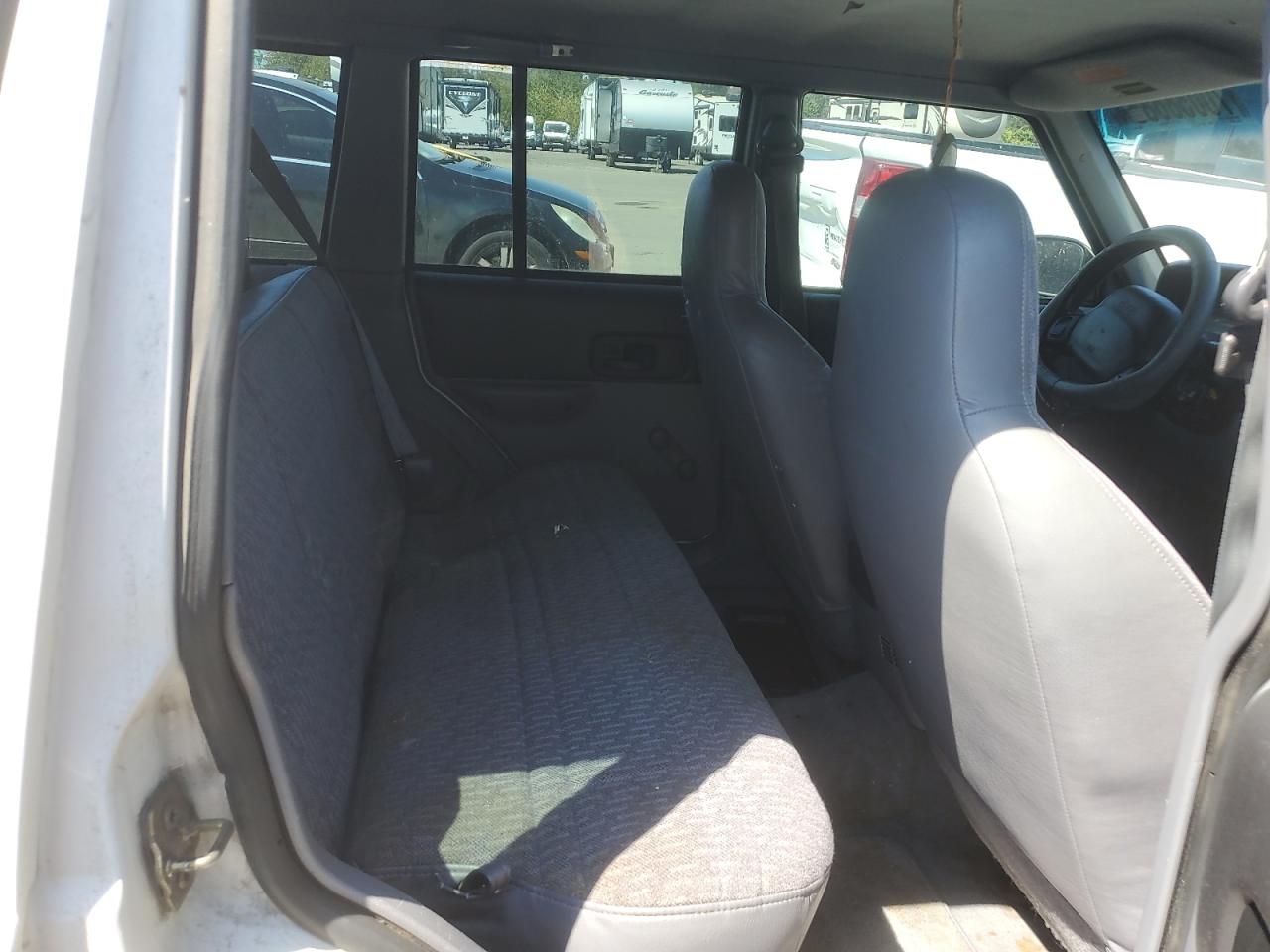 1998 Jeep Cherokee Se VIN: 1J4FJ28S5WL268861 Lot: 70058685