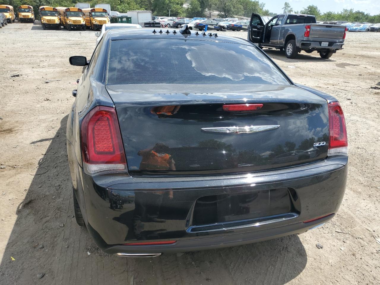 2019 Chrysler 300 Touring VIN: 2C3CCAAG7KH636990 Lot: 70562275