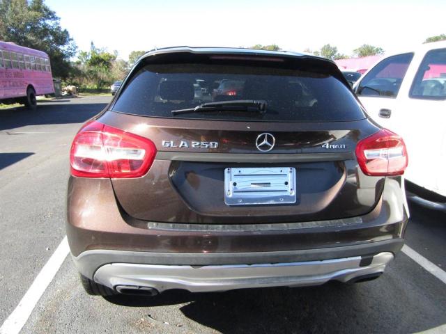 Parquets MERCEDES-BENZ GLA-CLASS 2015 Brązowy