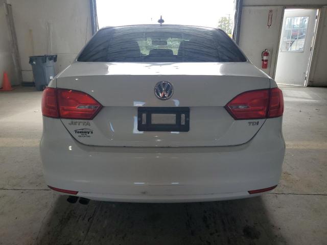Sedans VOLKSWAGEN JETTA 2014 White