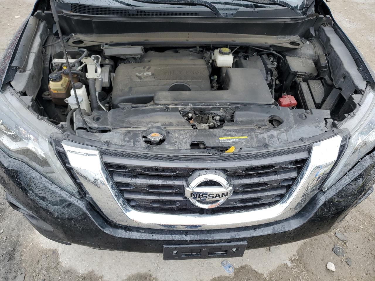 2017 Nissan Pathfinder S VIN: 5N1DR2MM8HC677562 Lot: 70688635