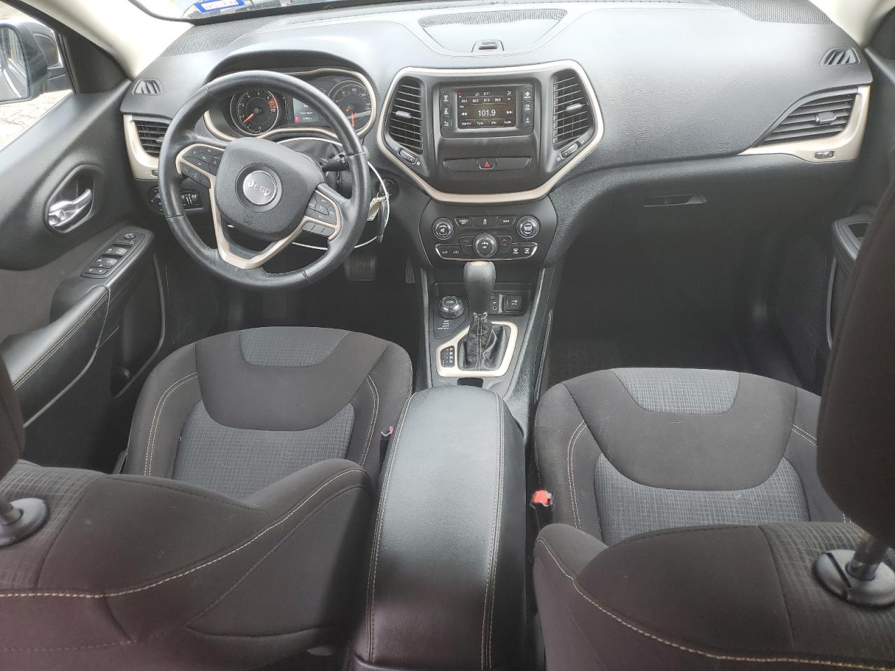 2016 Jeep Cherokee Latitude VIN: 1C4PJMCB3GW147940 Lot: 69570725