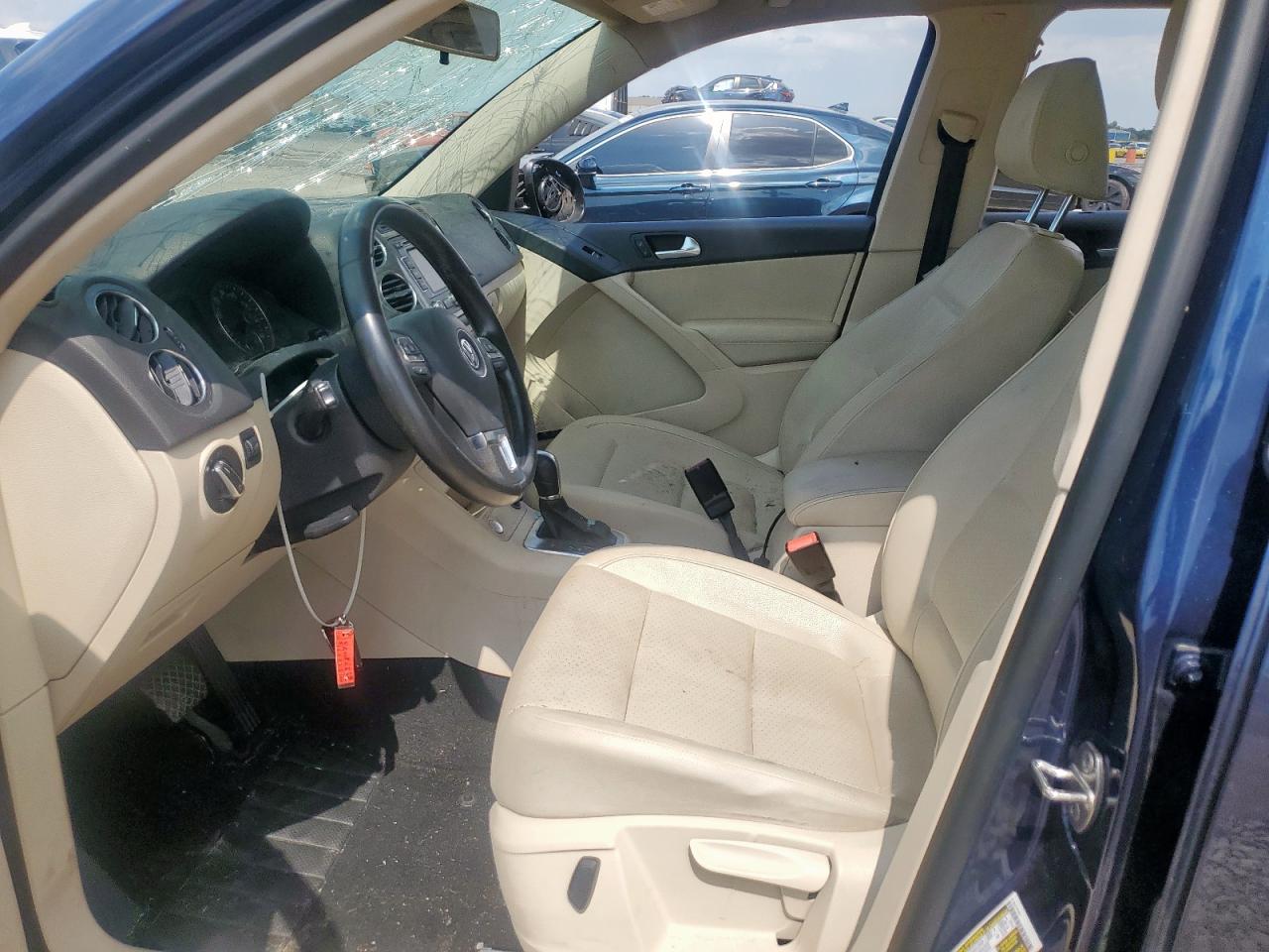 2014 Volkswagen Tiguan S VIN: WVGAV3AX7EW602185 Lot: 70879275