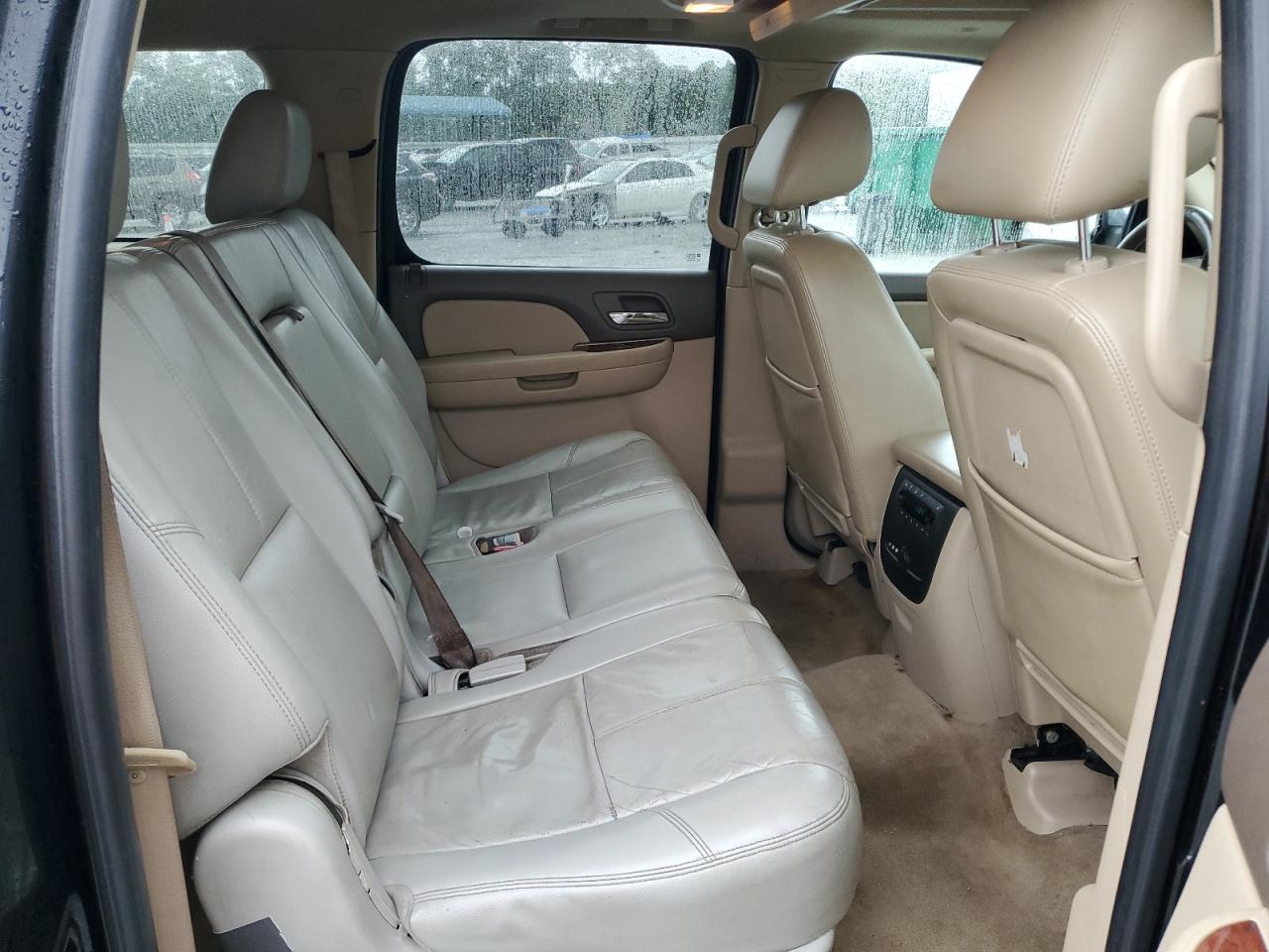 2011 Chevrolet Suburban C1500 Ltz VIN: 1GNSCKE02BR200453 Lot: 68029275