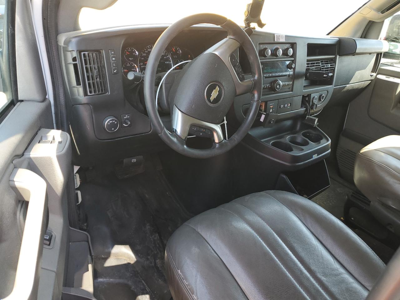 2017 Chevrolet Express G2500 VIN: 1GCWGBFF4H1342604 Lot: 69942675