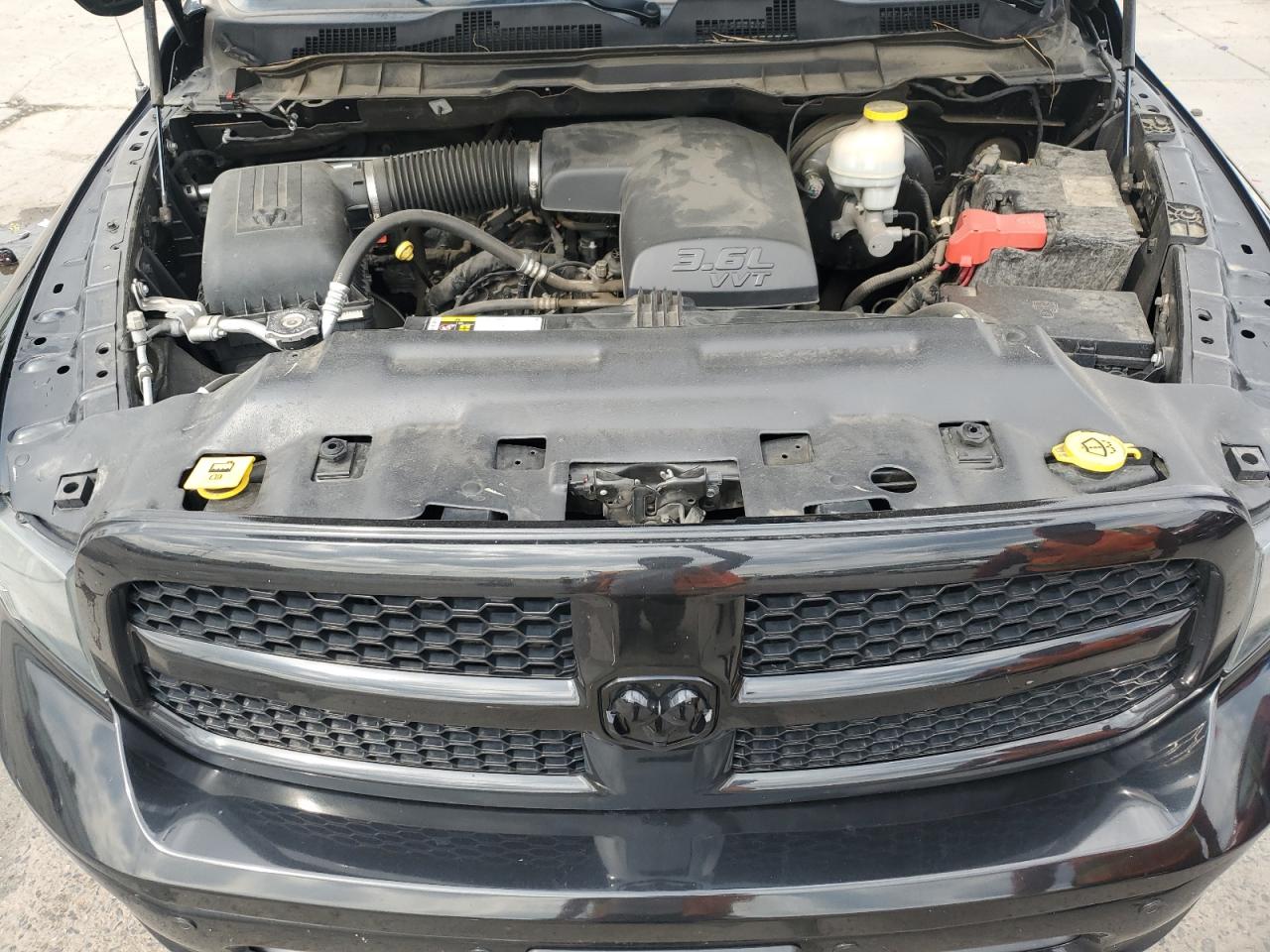 1C6RR7LGXJS129391 2018 Ram 1500 Slt