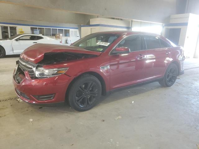  FORD TAURUS 2018 Красный