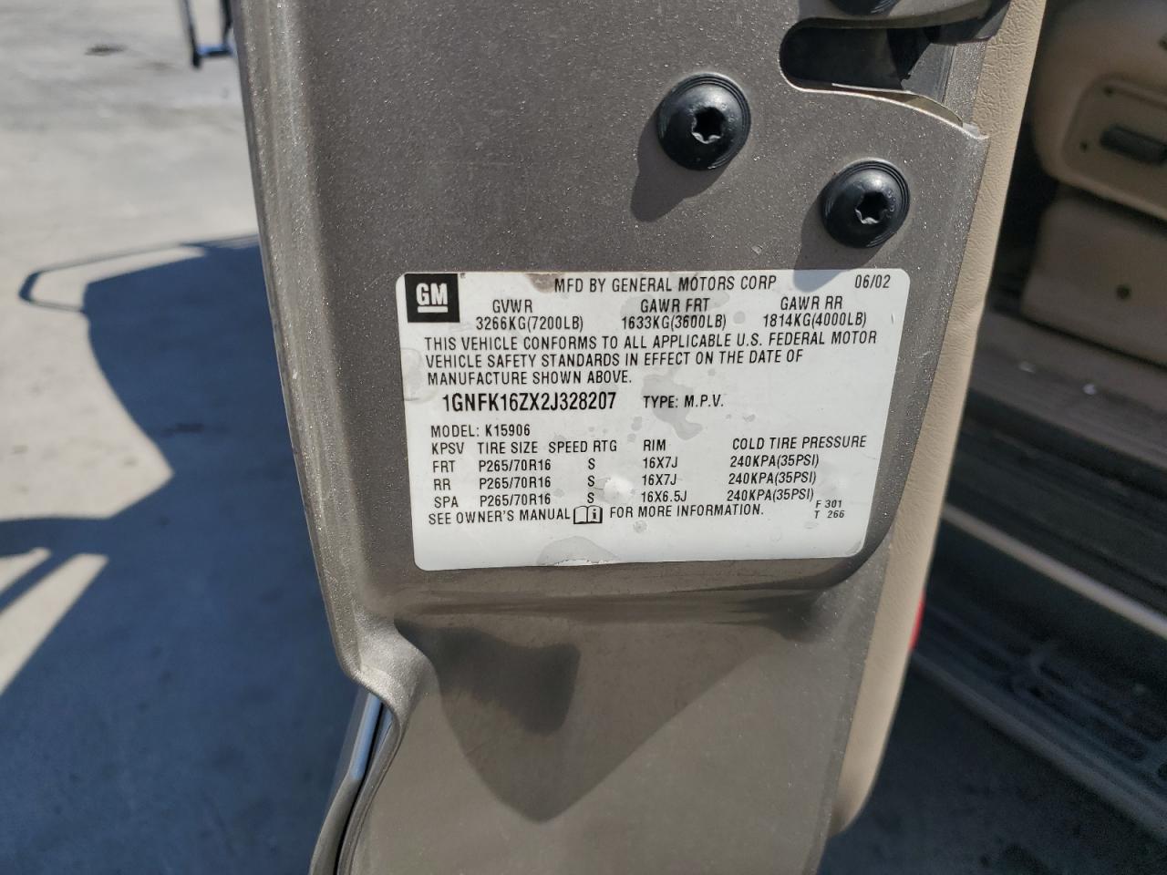 2002 Chevrolet Suburban K1500 VIN: 1GNFK16ZX2J328207 Lot: 69306575