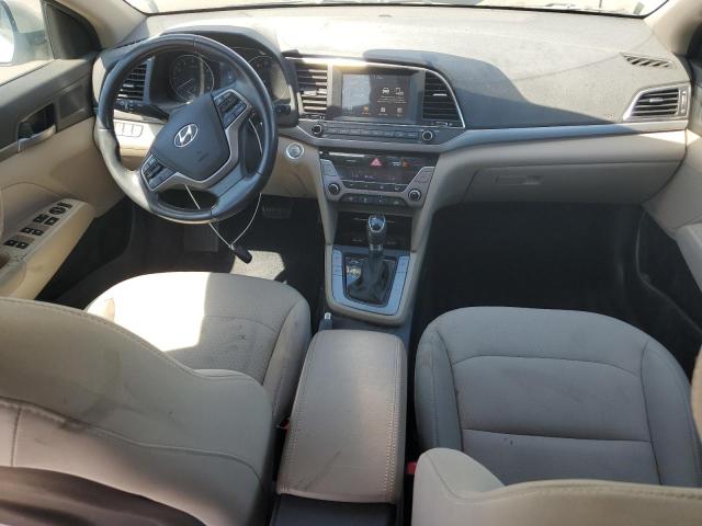  HYUNDAI ELANTRA 2017 Золотой