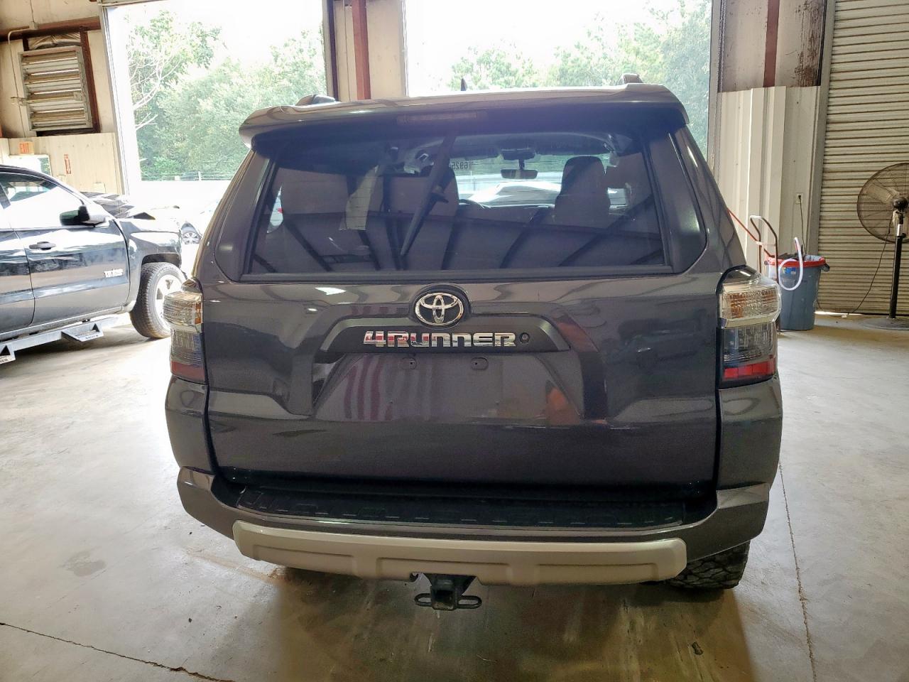 2019 Toyota 4Runner Sr5/Sr5 Premium VIN: JTEBU5JR7K5714006 Lot: 69254855