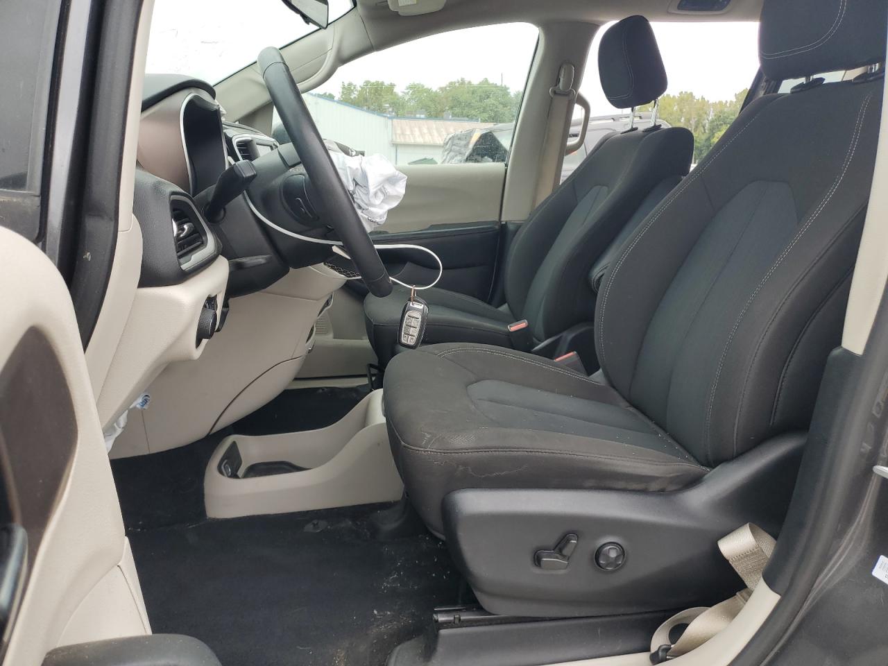 2022 Chrysler Voyager Lx VIN: 2C4RC1CG9NR163272 Lot: 69702185