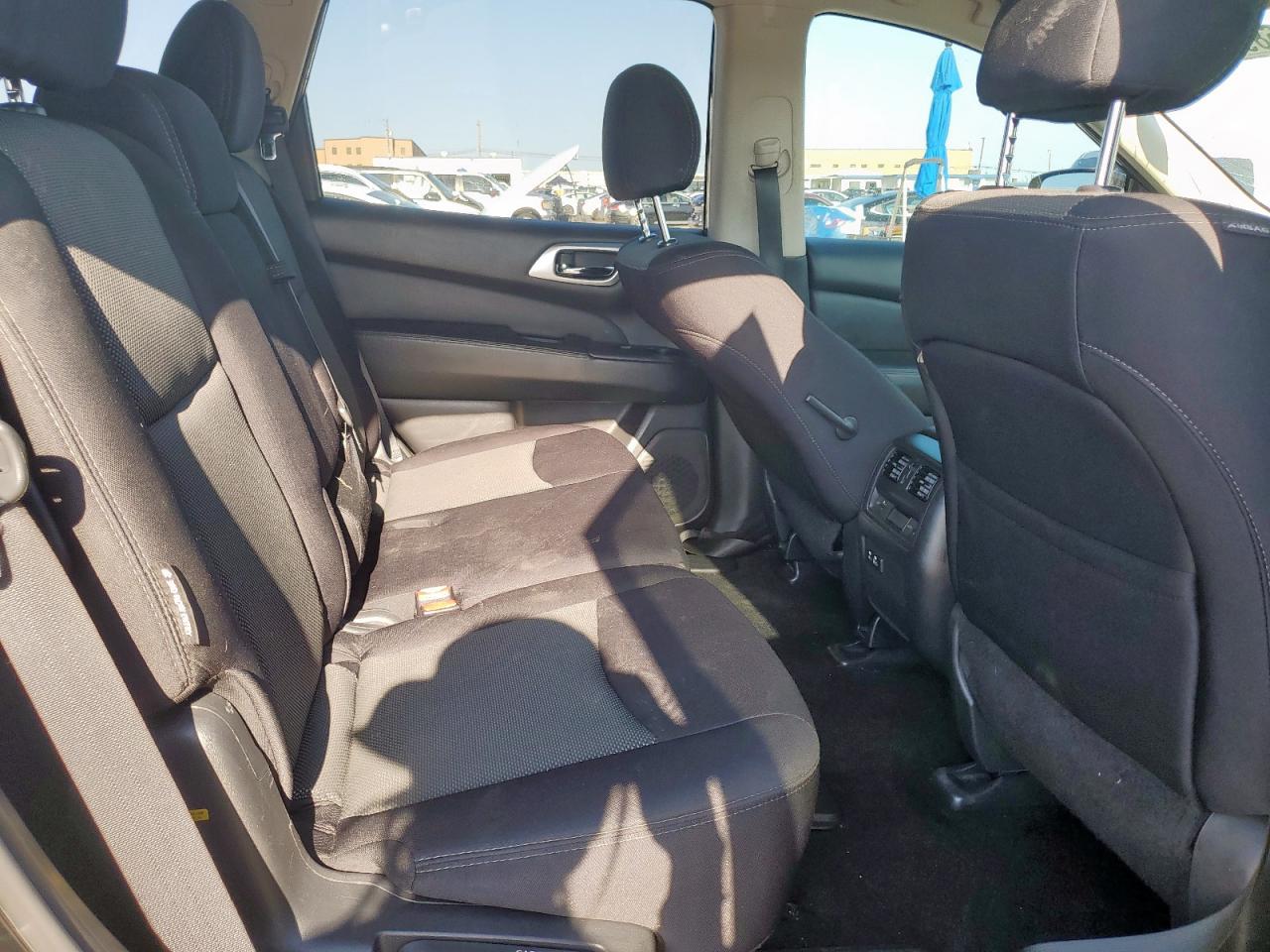 2019 Nissan Pathfinder S VIN: 5N1DR2MN2KC622492 Lot: 68916575