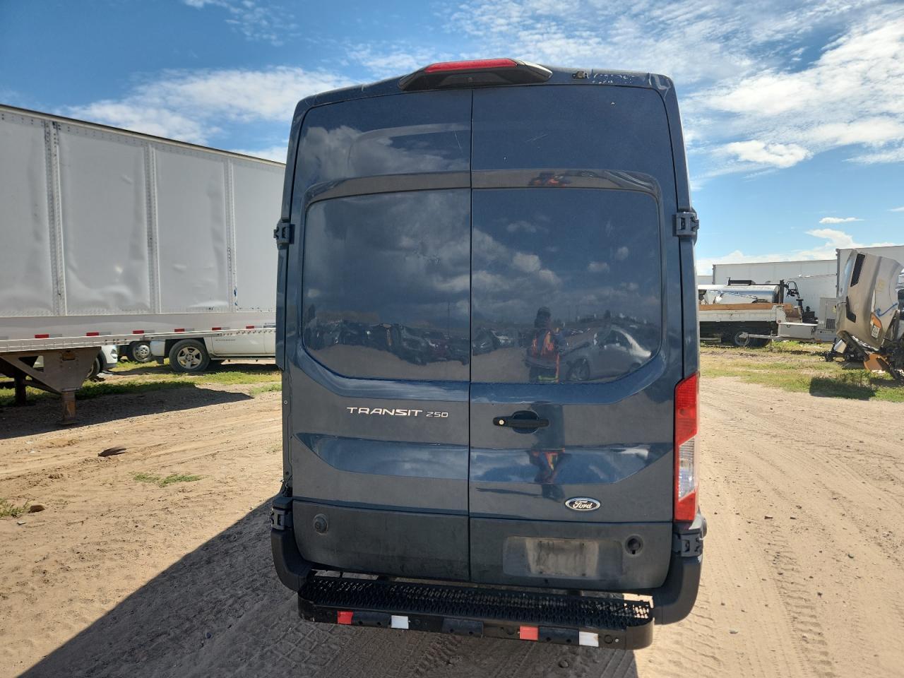 2020 Ford Transit T-250 VIN: 1FTBR3X82LKA56414 Lot: 68759925