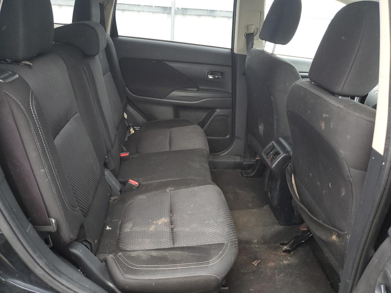 2019 Mitsubishi Outlander Es VIN: JA4AD2A35KJ000452 Lot: 70663865