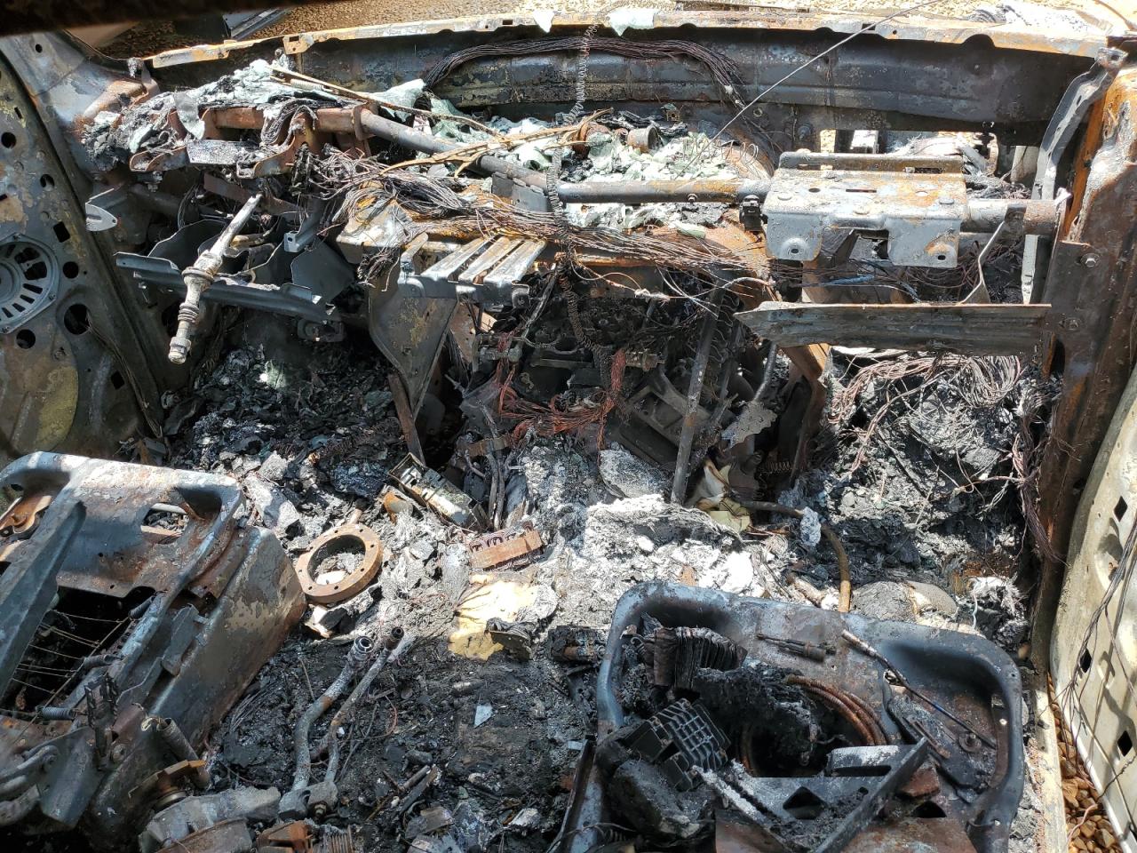 2001 Ford Econoline E150 Van VIN: 1FTRE14271HA85772 Lot: 67227695