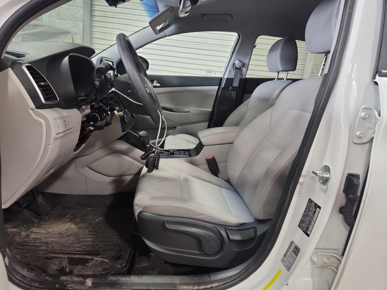 KM8J2CA46MU288201 2021 Hyundai Tucson Se