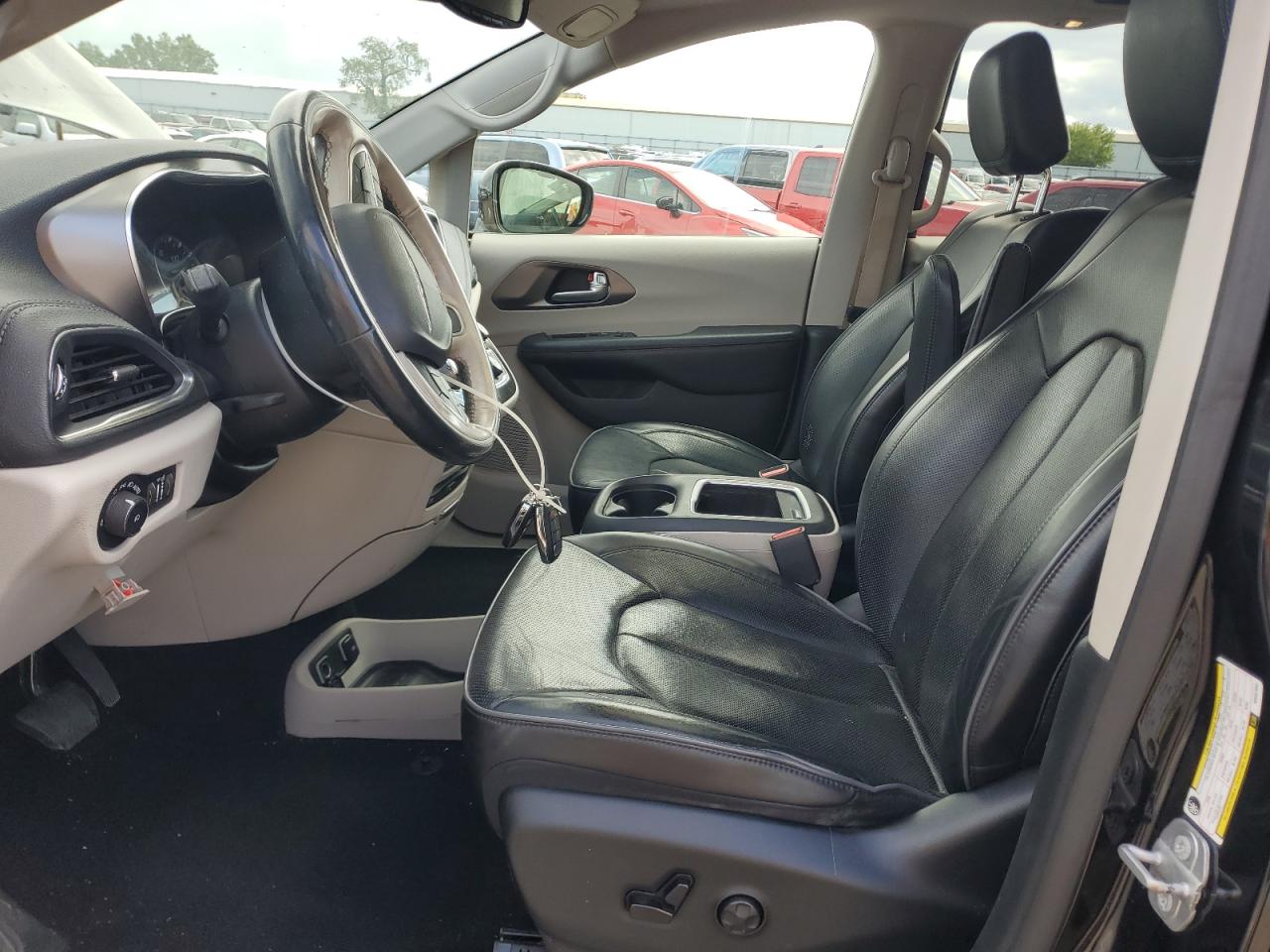 2019 Chrysler Pacifica Limited VIN: 2C4RC1GG9KR587685 Lot: 70133975