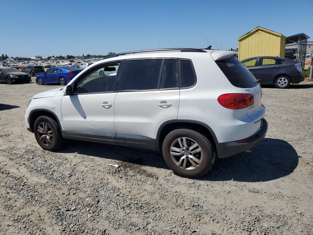 2017 Volkswagen Tiguan S WVGAV7AX6HK011901 photo #3