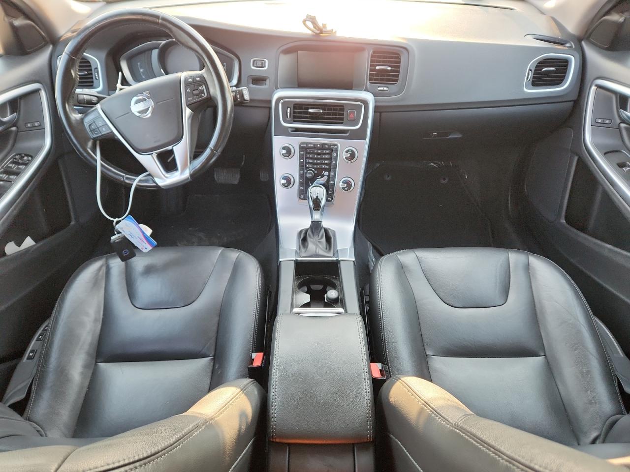 2018 Volvo V60 Cross Country Premier VIN: YV440MWK4J2058441 Lot: 70921255