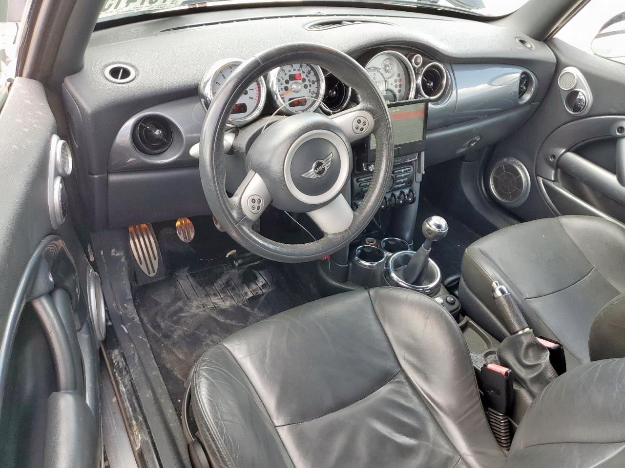 2005 Mini Cooper S VIN: WMWRH33445TF81119 Lot: 70741525