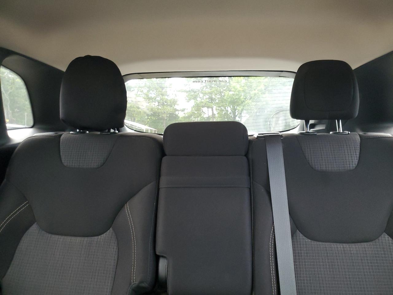 2015 Jeep Cherokee Latitude VIN: 1C4PJLCS1FW596798 Lot: 69567405