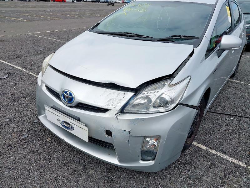 2011 TOYOTA PRIUS T3