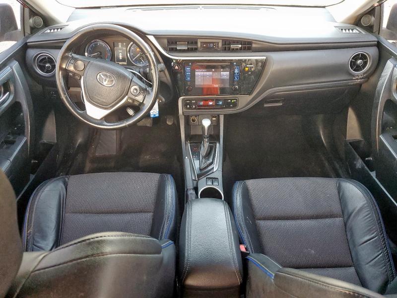  TOYOTA COROLLA 2017 Красный