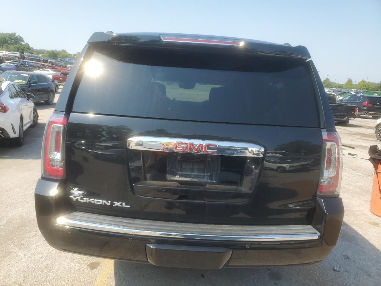 2015 GMC Yukon Xl Denali VIN: 1GKS2JKJ9FR642191 Lot: 69272025
