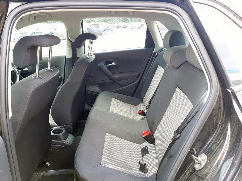 2010 VOLKSWAGEN POLO S