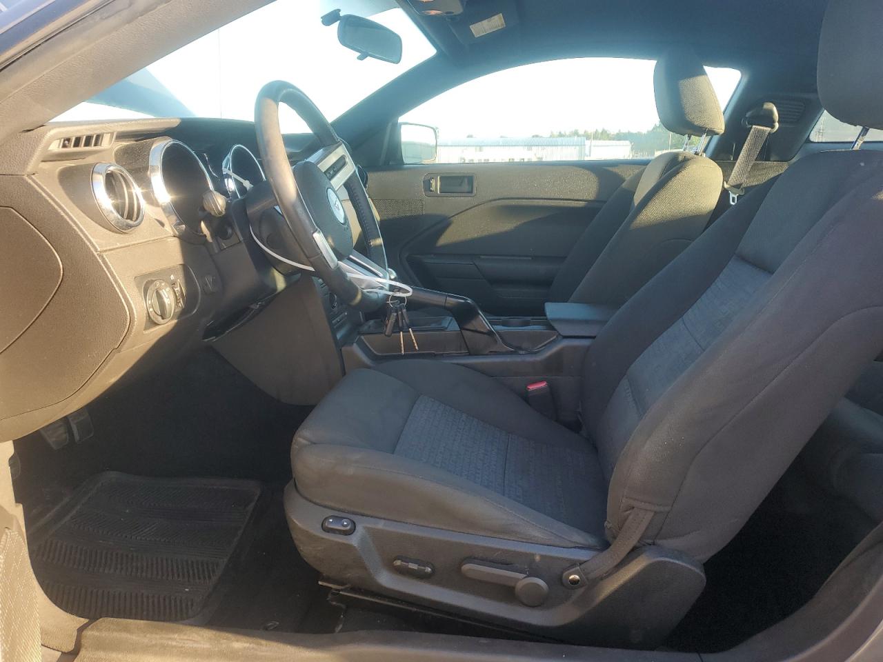 2006 Ford Mustang VIN: 1ZVFT80NX65131568 Lot: 70230575