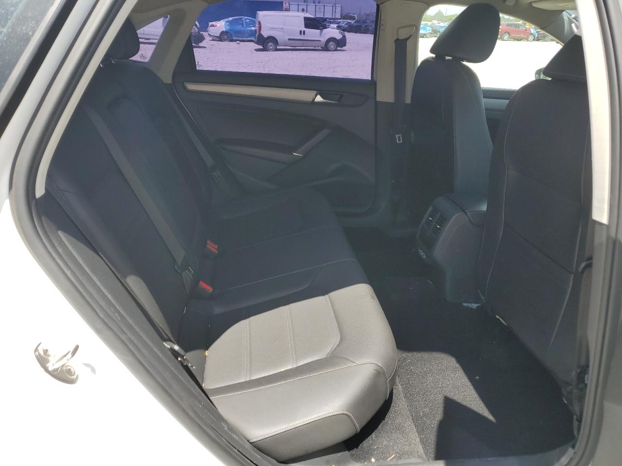 2020 Volkswagen Passat Se VIN: 1VWSA7A30LC006033 Lot: 67560375
